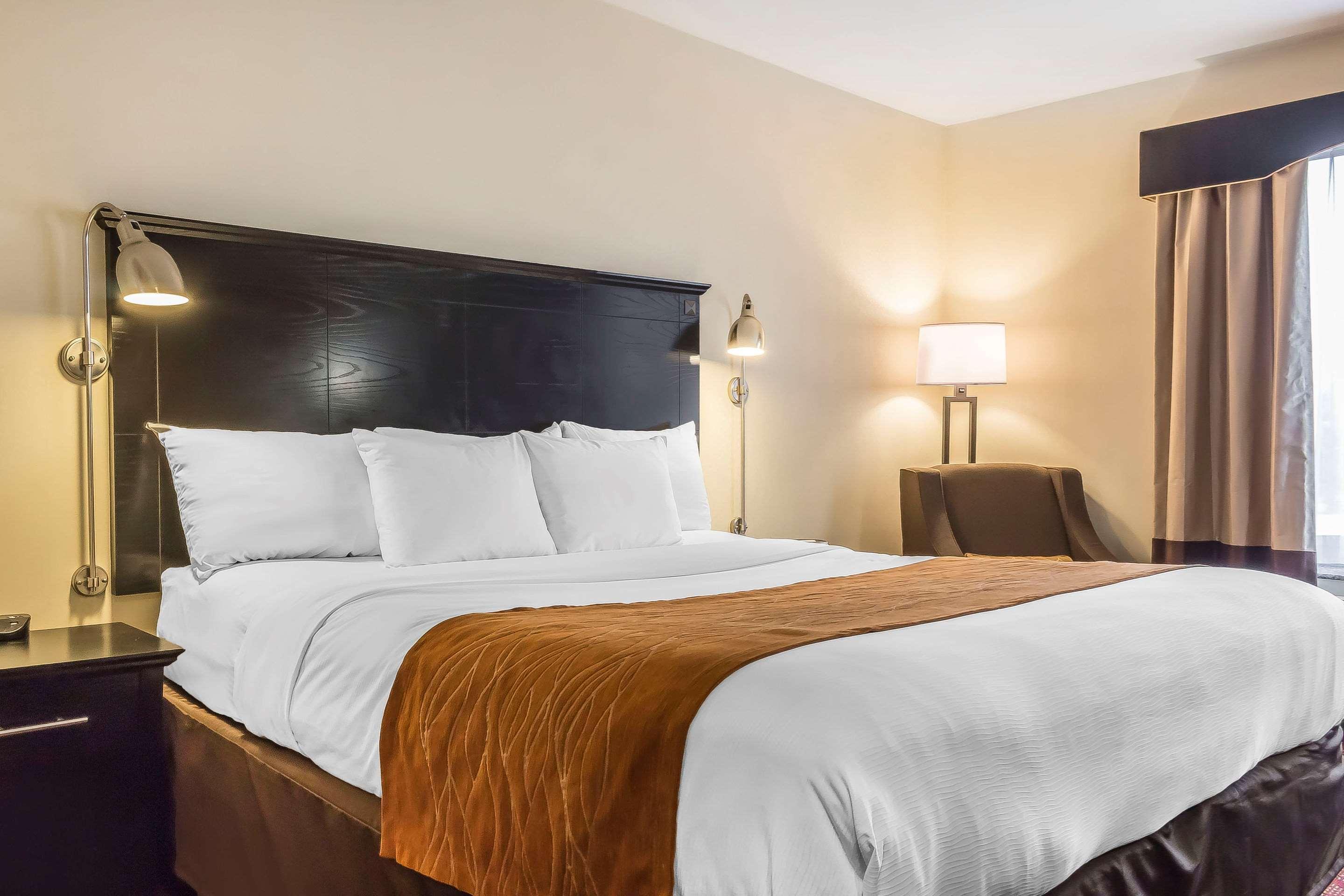 Comfort Inn & Suites LaGuardia Airport New York Exterior foto
