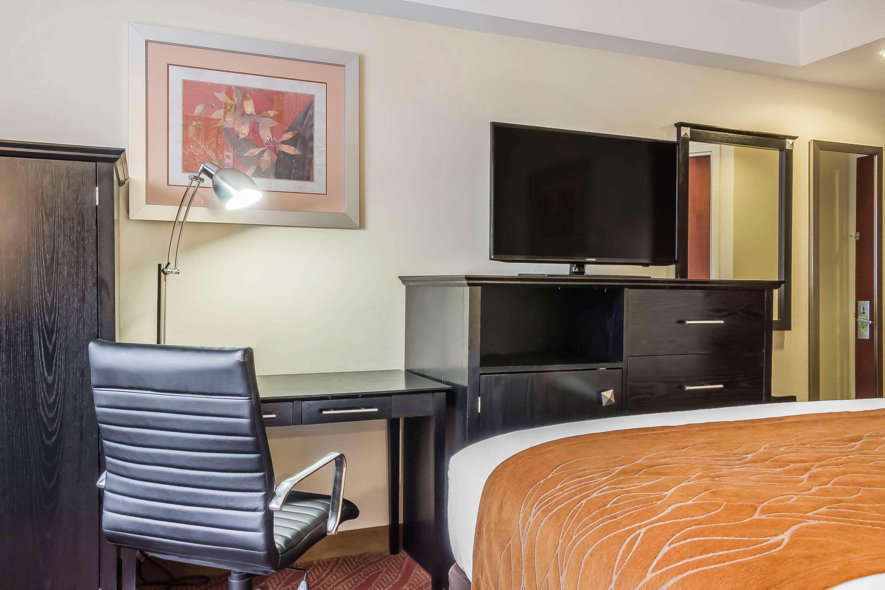 Comfort Inn & Suites LaGuardia Airport New York Exterior foto