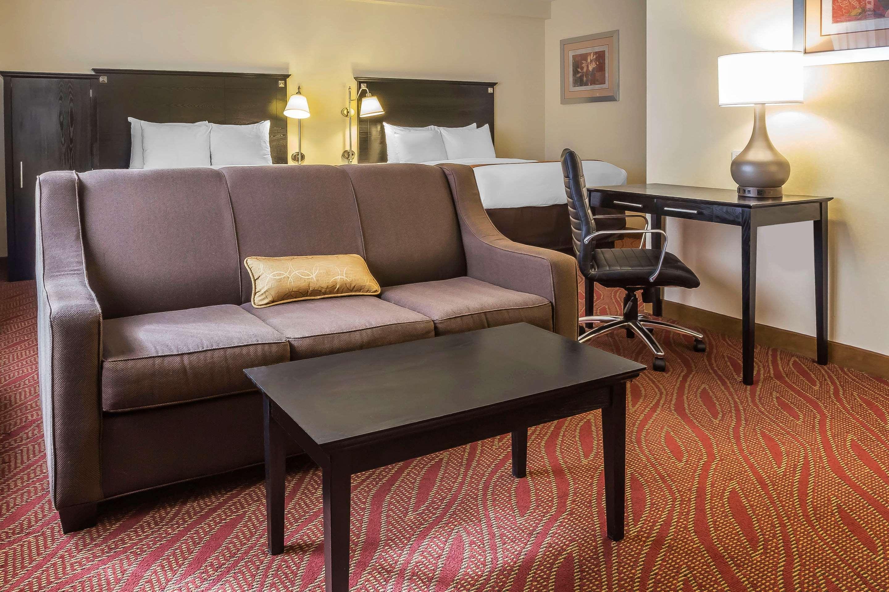 Comfort Inn & Suites LaGuardia Airport New York Exterior foto