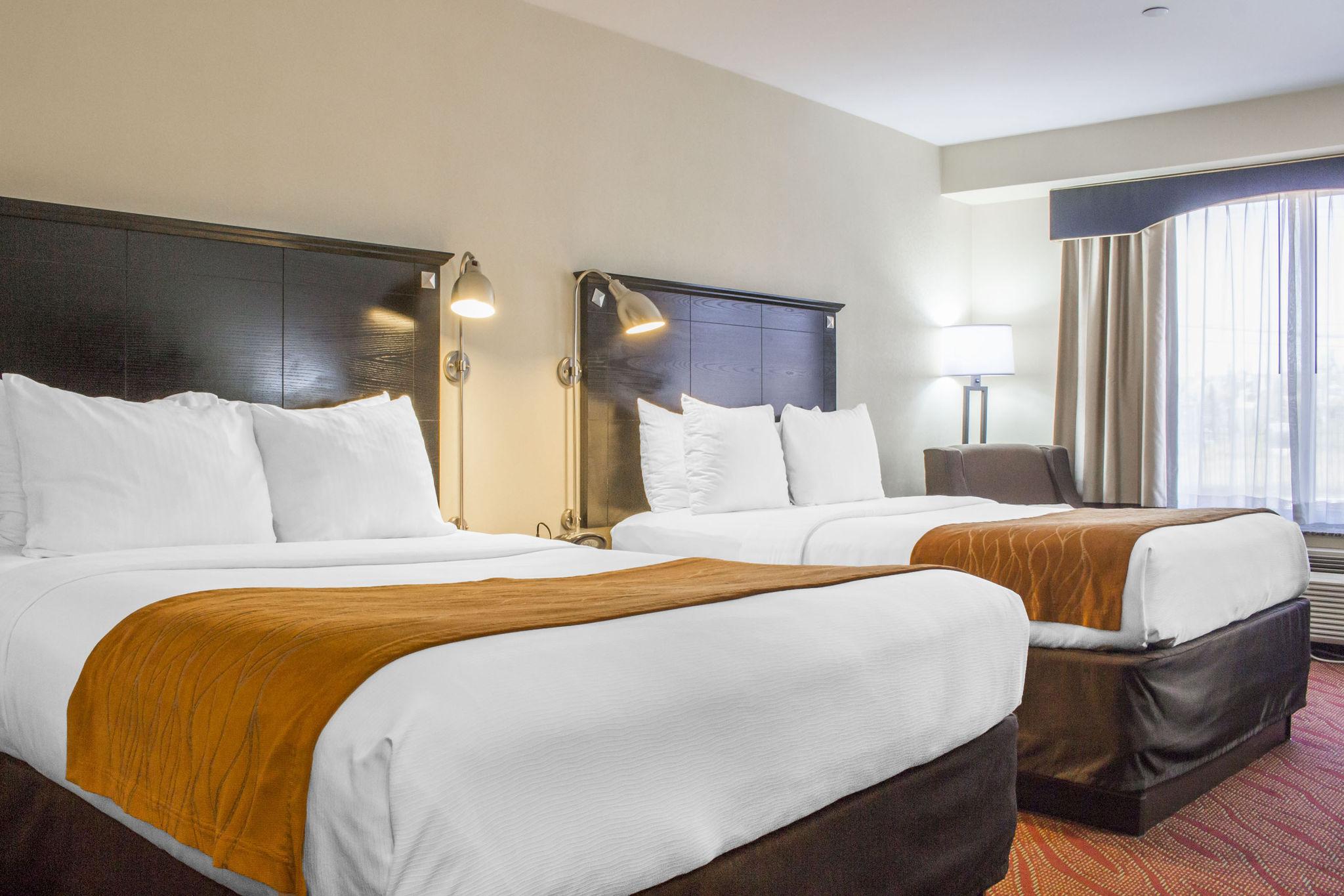 Comfort Inn & Suites LaGuardia Airport New York Exterior foto