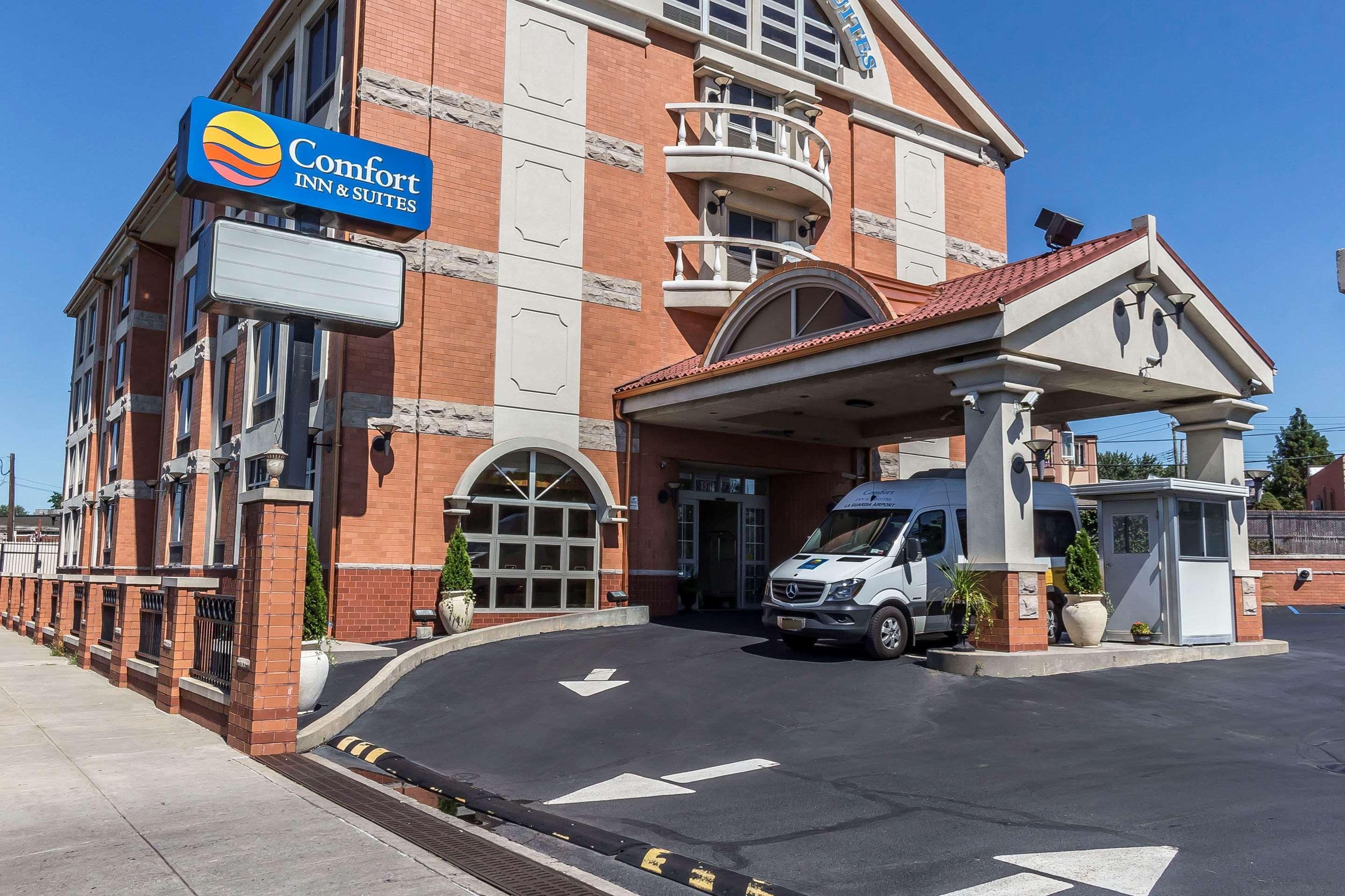 Comfort Inn & Suites LaGuardia Airport New York Exterior foto