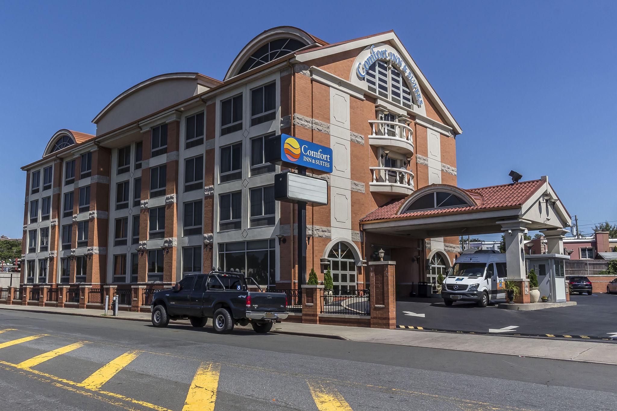 Comfort Inn & Suites LaGuardia Airport New York Exterior foto