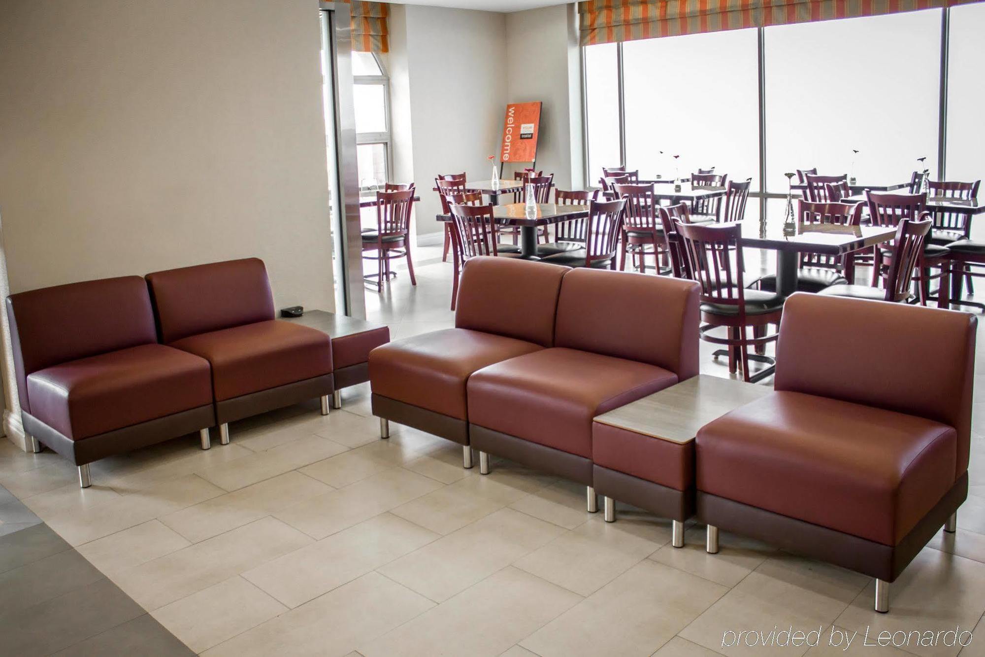 Comfort Inn & Suites LaGuardia Airport New York Exterior foto