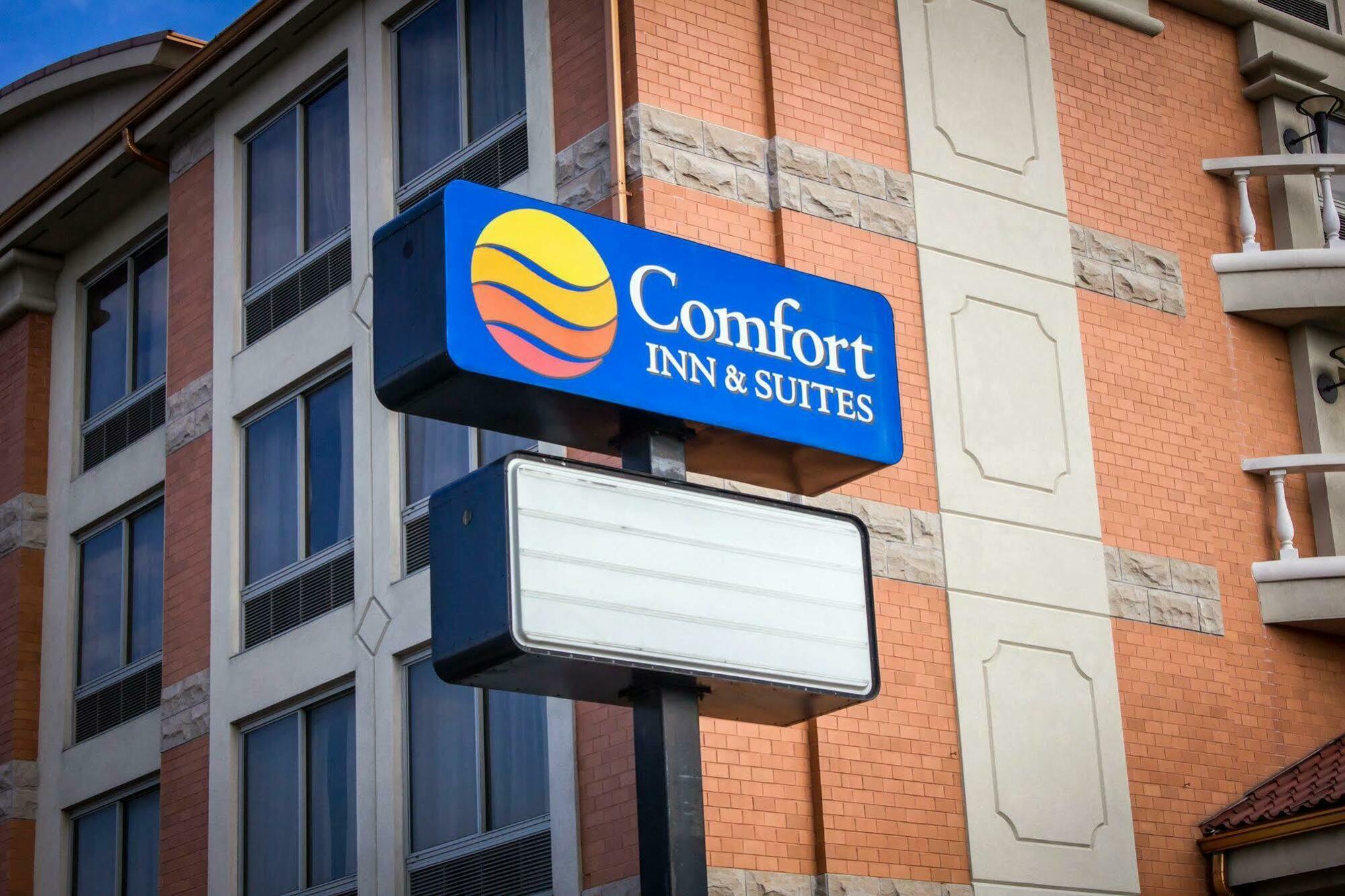 Comfort Inn & Suites LaGuardia Airport New York Exterior foto