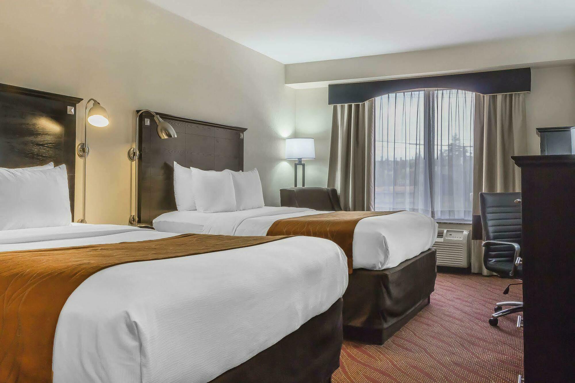 Comfort Inn & Suites LaGuardia Airport New York Exterior foto